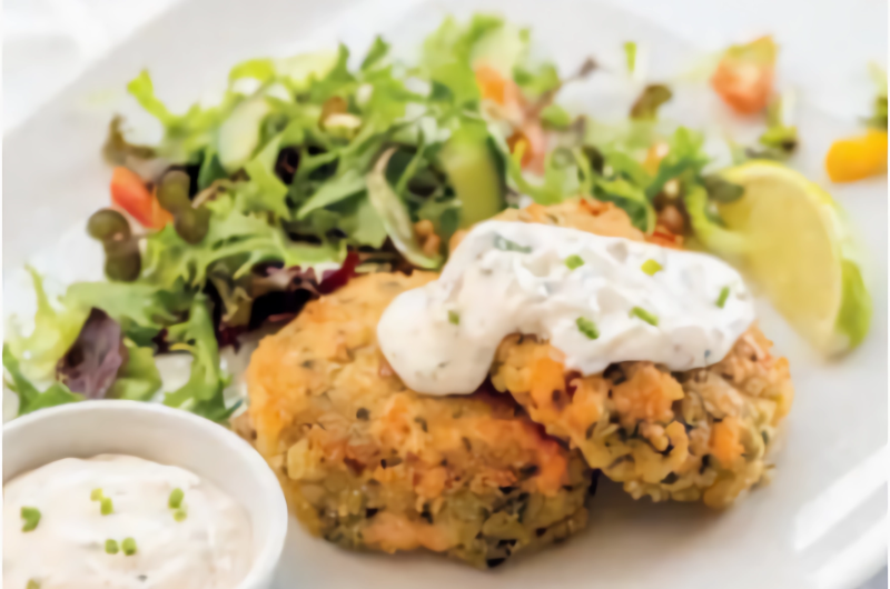 SALMON FISHCAKESWITH ROASTEDGARLIC AIOLI